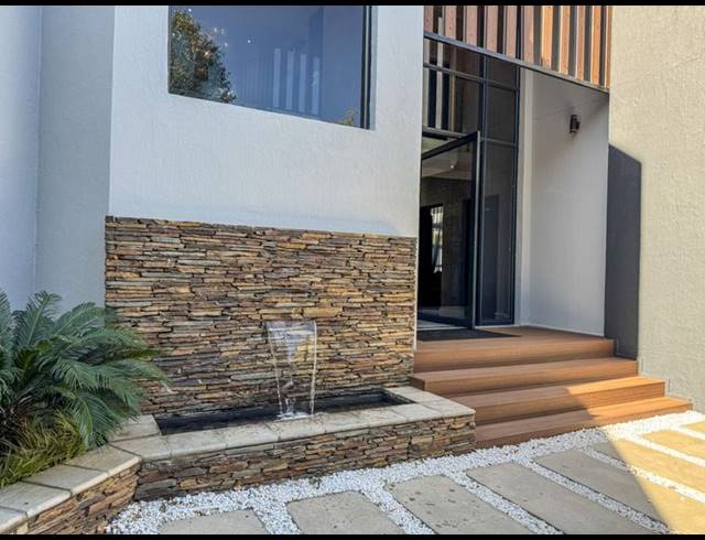 5 BEDROOM HOUSE FOR SALE IN MIDLANDS ESTATE